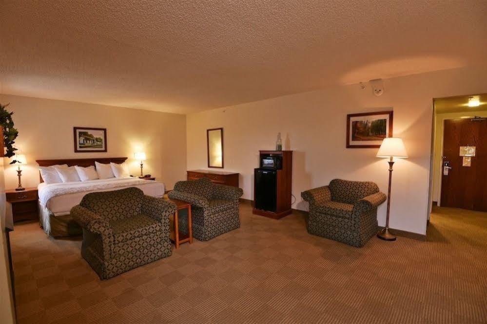 Chief Logan Lodge Hotel & Conference Ngoại thất bức ảnh