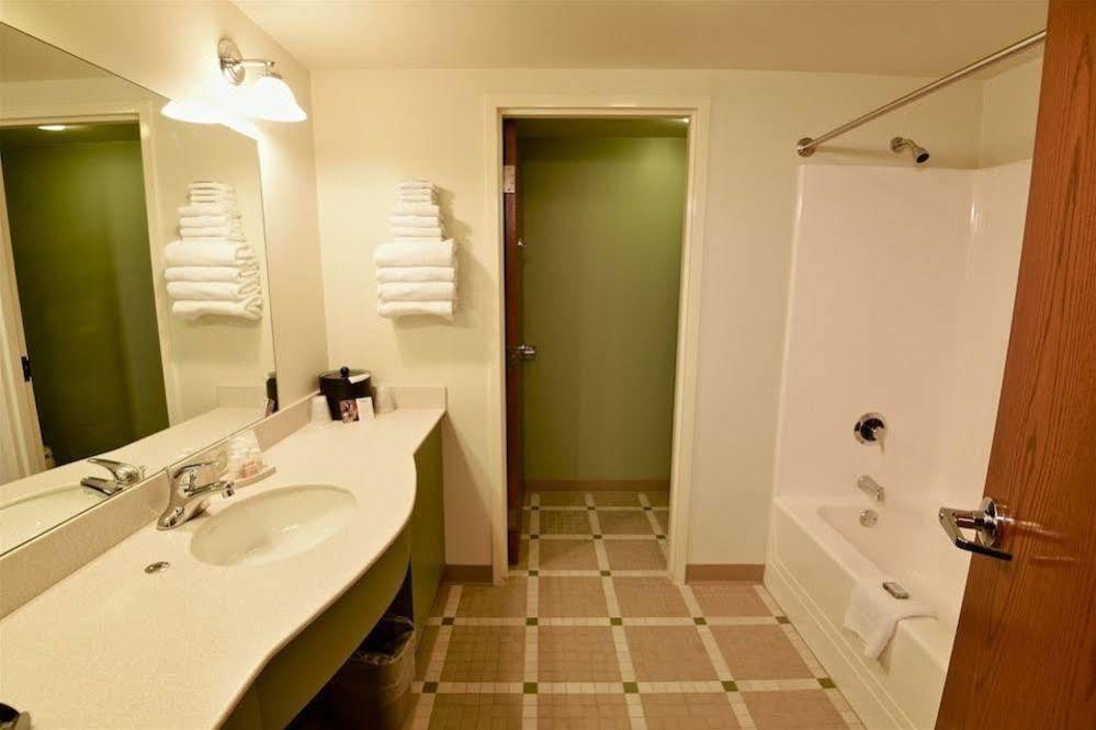 Chief Logan Lodge Hotel & Conference Ngoại thất bức ảnh