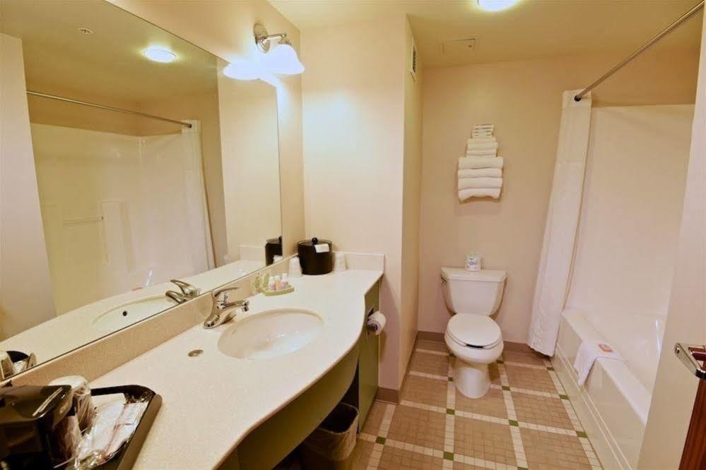 Chief Logan Lodge Hotel & Conference Ngoại thất bức ảnh